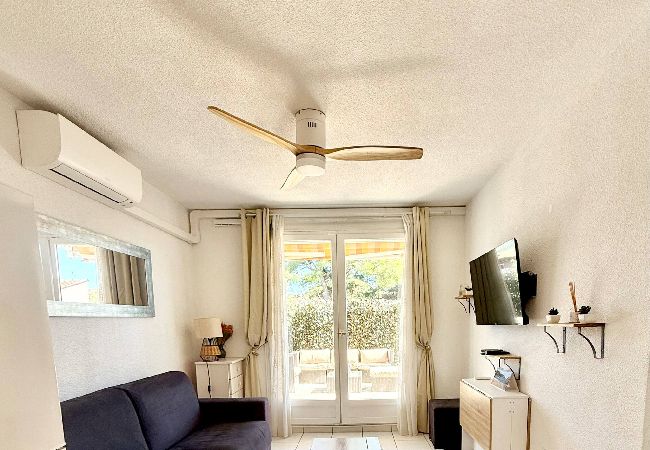 Apartment in Six-Fours-les-Plages - Le Marin - Cosy et proche des plages