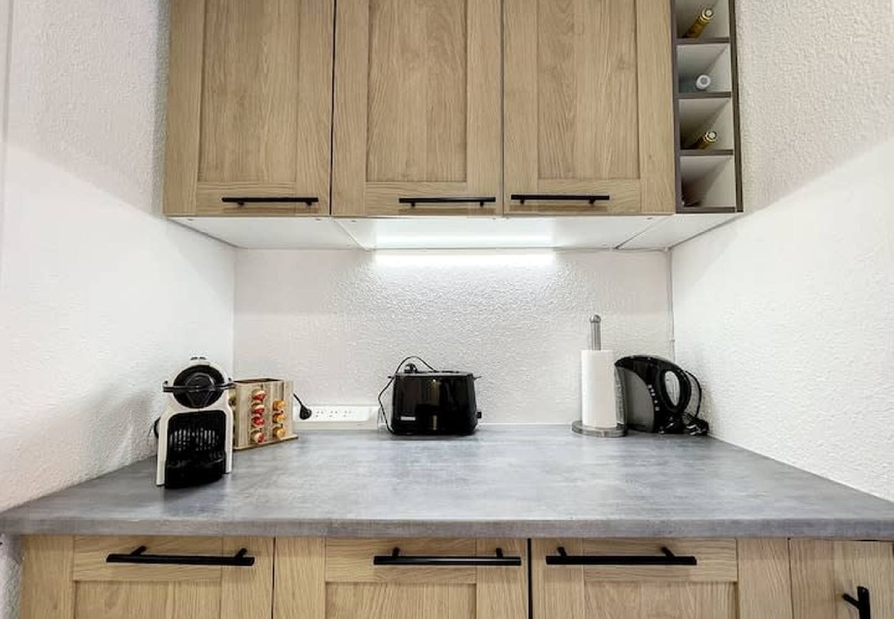 Apartment in Six-Fours-les-Plages - Le Marin - Cosy et proche des plages