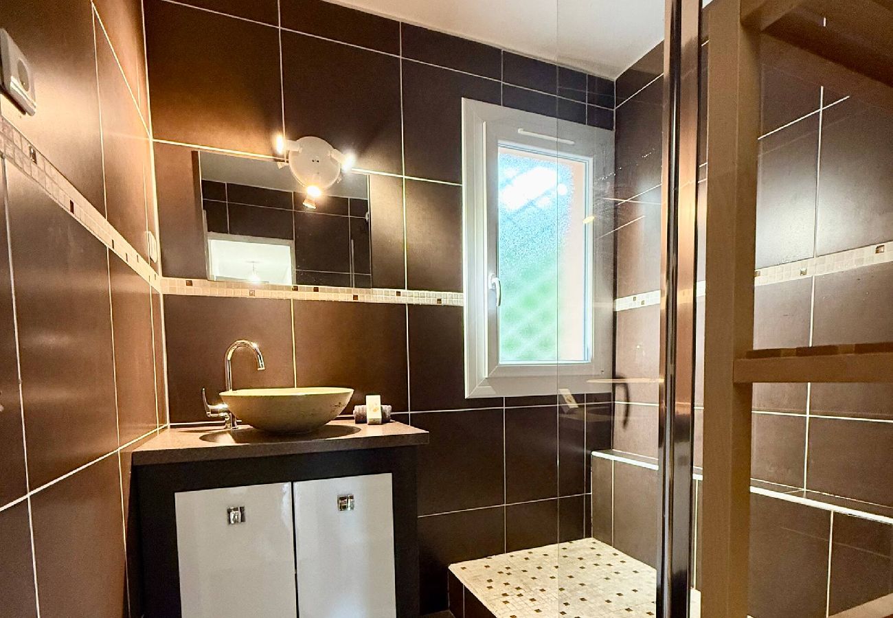 Apartment in Sanary-sur-Mer - Reflet Marin - séjour tout confort à Sanary
