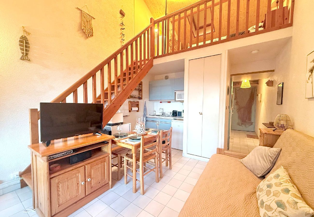 Apartment in Hyères - La Voile Bleue – Port de Hyères & Plage à 130m