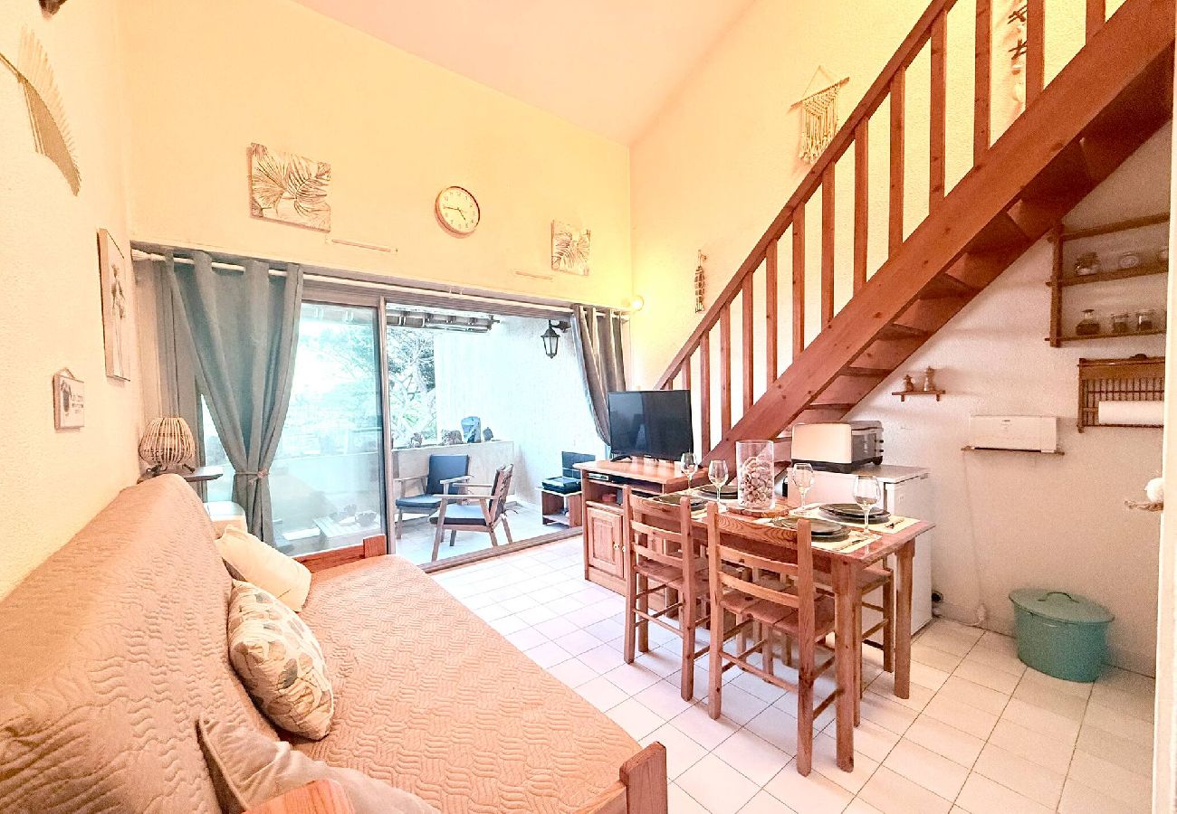 Apartment in Hyères - La Voile Bleue – Port de Hyères & Plage à 130m