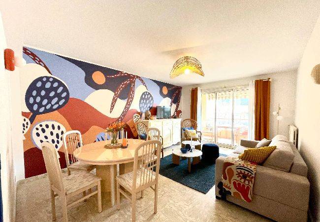 Apartment in Sanary-sur-Mer - Le Majorelle T2 cosy au cœur de Sanary