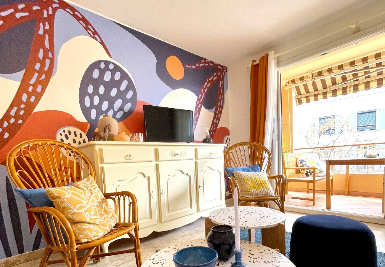 Apartment in Sanary-sur-Mer - Le Majorelle T2 cosy au cœur de Sanary