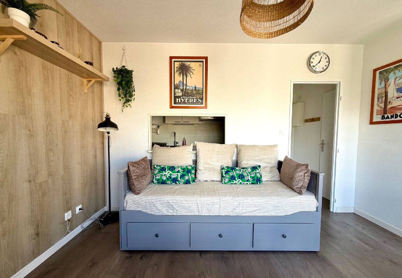 Studio in Hyères - Rosario - Studio vue port, Climatisé - Hyères Port