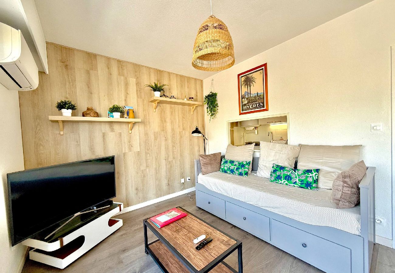 Studio in Hyères - Rosario - Studio vue port, Climatisé - Hyères Port