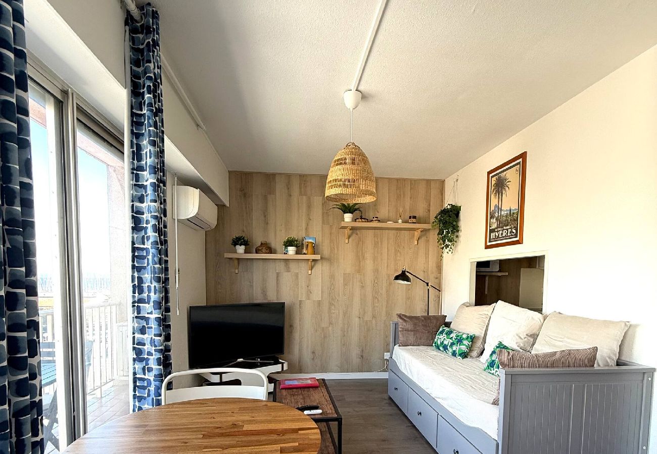 Studio in Hyères - Rosario - Studio vue port, Climatisé - Hyères Port