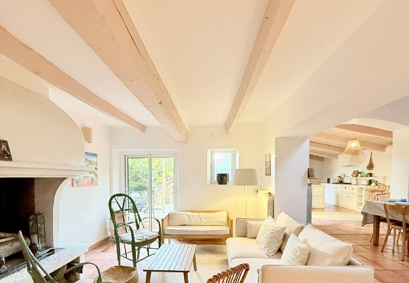 Villa in Sanary-sur-Mer - Villa Provençale avec petit bassin & proche Plages