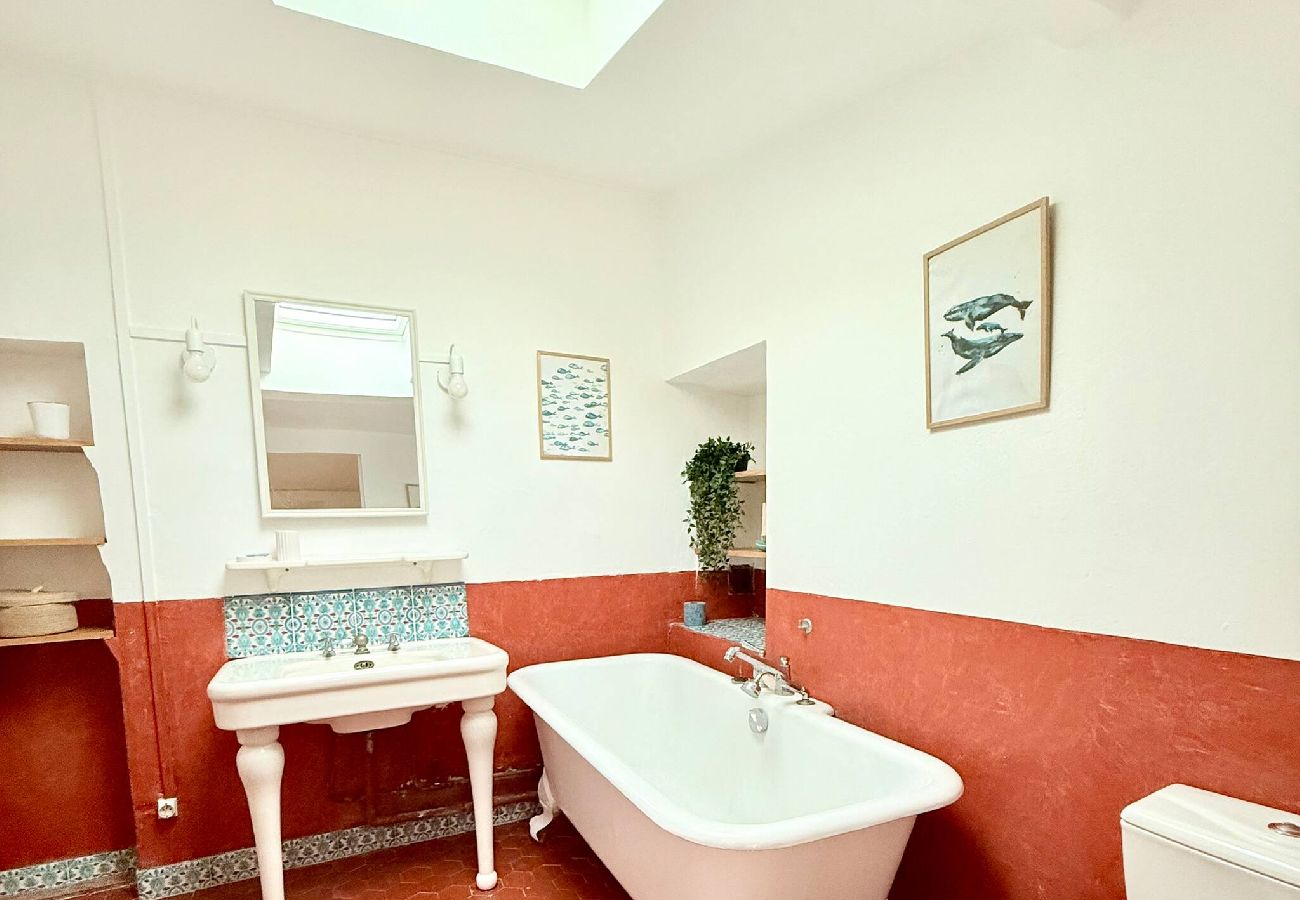Villa in Sanary-sur-Mer - Villa Provençale avec petit bassin & proche Plages