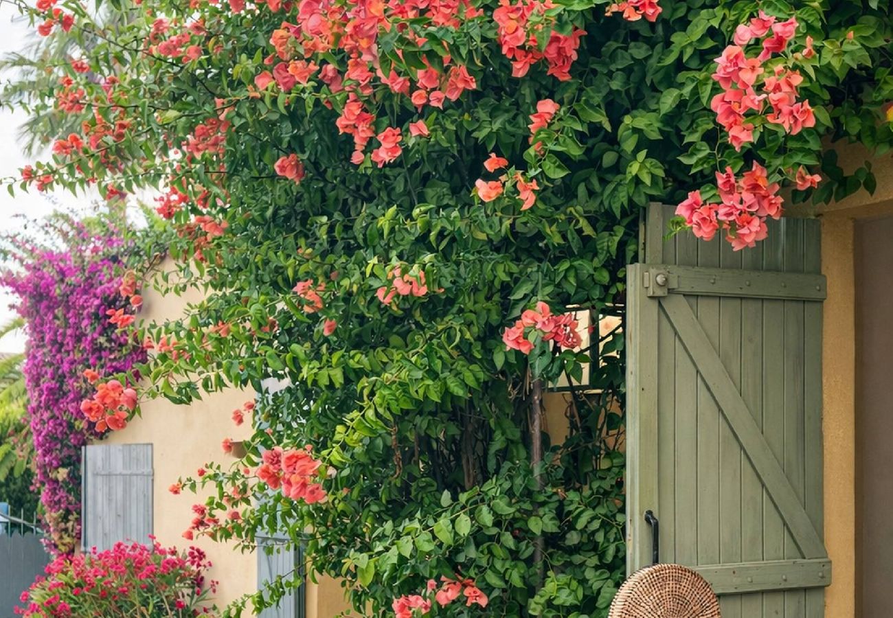Villa in Sanary-sur-Mer - Villa Provençale avec petit bassin & proche Plages