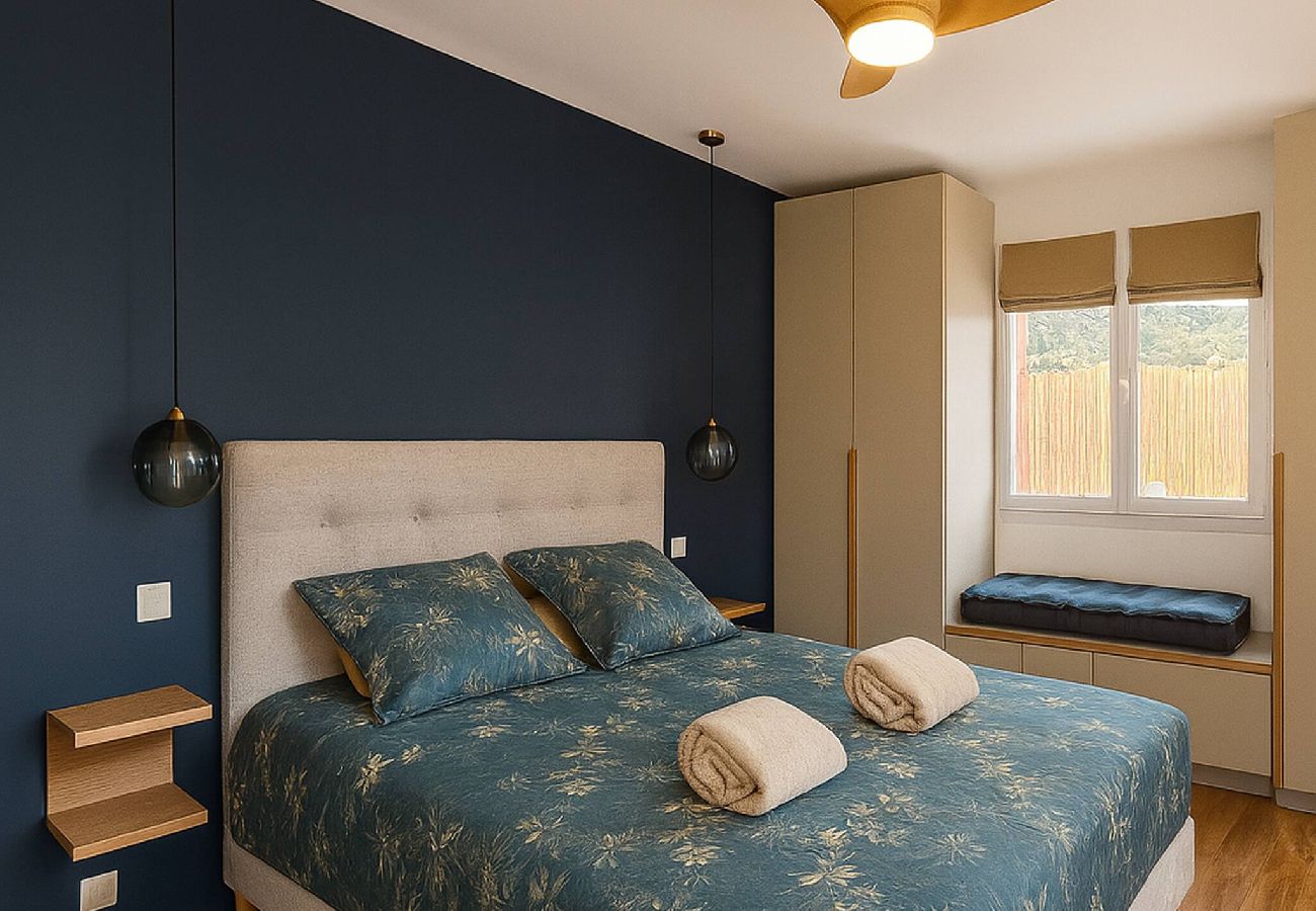 Villa in Sanary-sur-Mer - Villa Clémarine – Détente, Piscine & Jacuzzi Privé