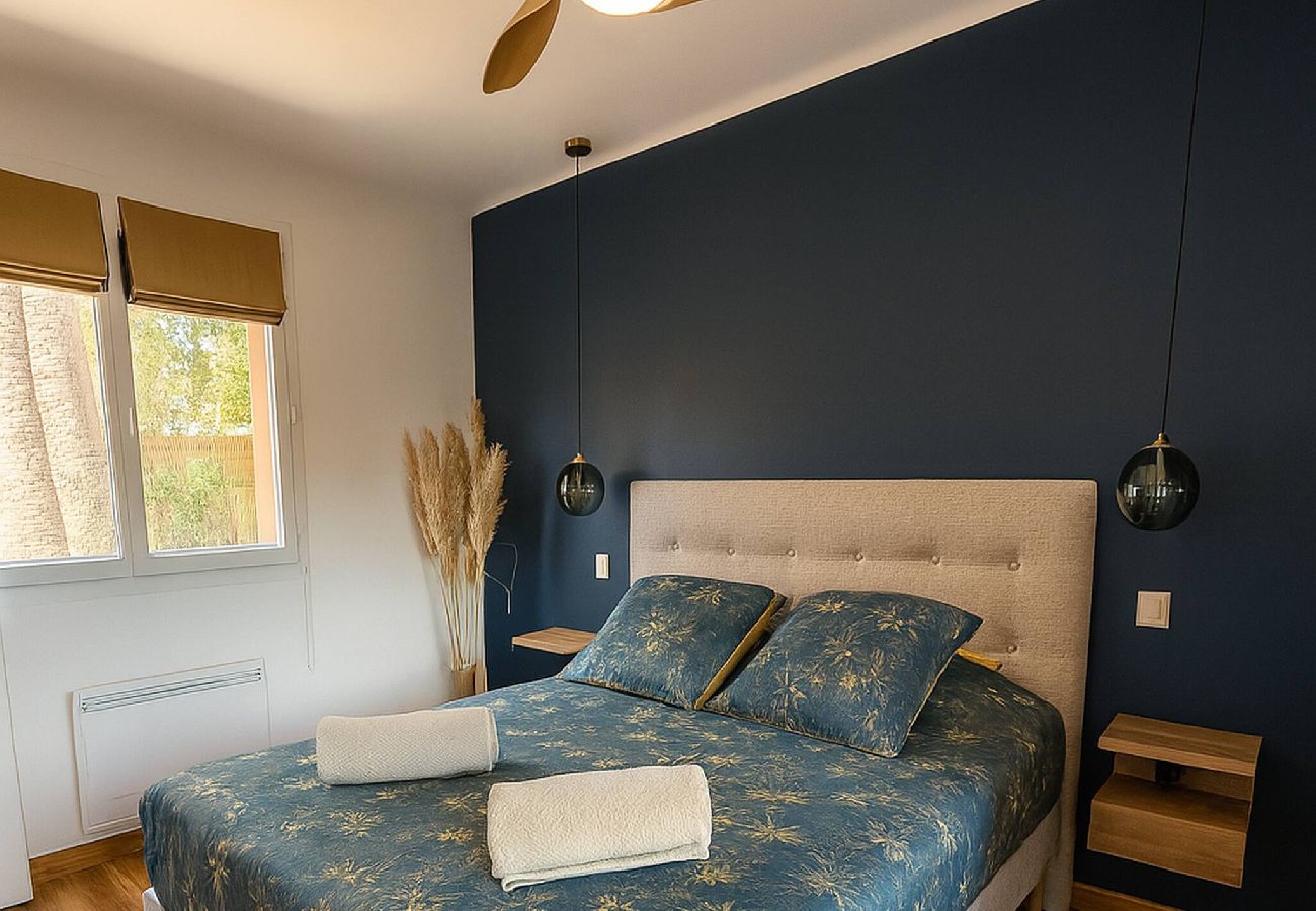 Villa in Sanary-sur-Mer - Villa Clémarine – Détente, Piscine & Jacuzzi Privé