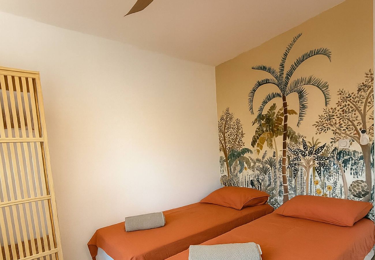 Villa in Sanary-sur-Mer - Villa Clémarine – Détente, Piscine & Jacuzzi Privé