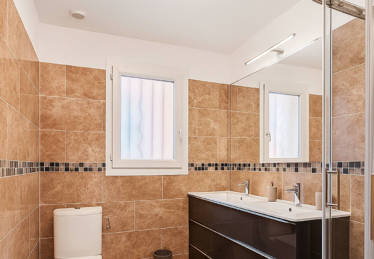Villa in Sanary-sur-Mer - Villa Clémarine – Détente, Piscine & Jacuzzi Privé