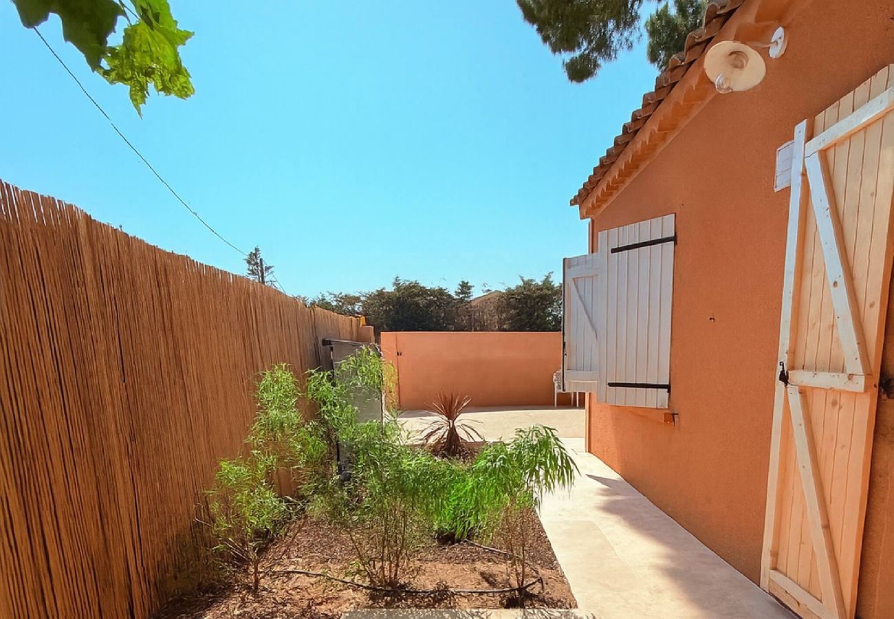 Villa in Sanary-sur-Mer - Villa Clémarine – Détente, Piscine & Jacuzzi Privé
