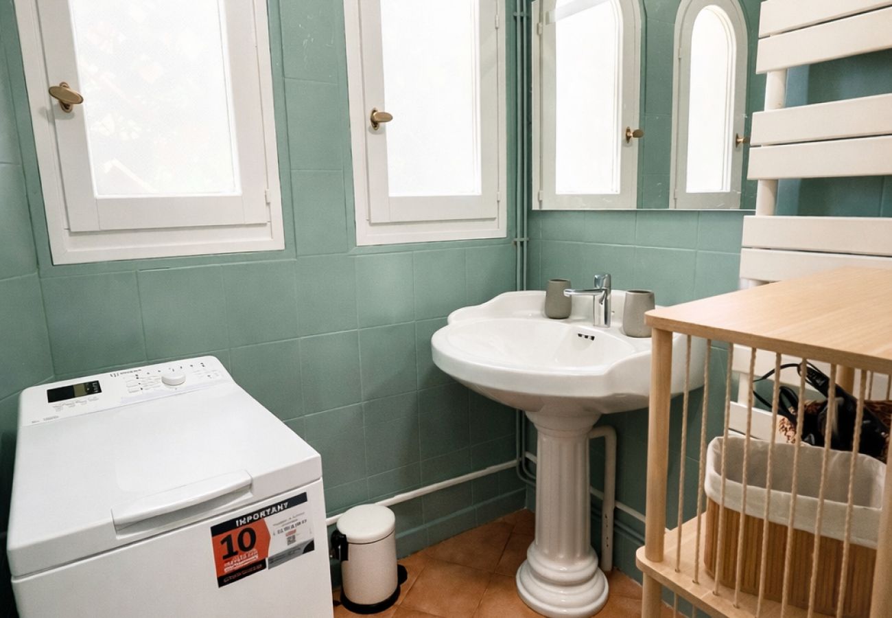 Villa in Six-Fours-les-Plages - Villa Constance - Paisible avec Piscine Privée