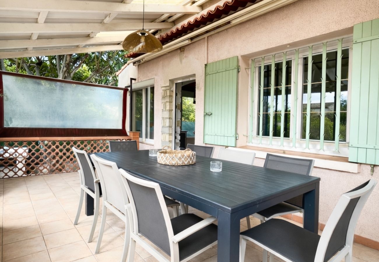 Villa in Six-Fours-les-Plages - Villa Constance - Paisible avec Piscine Privée