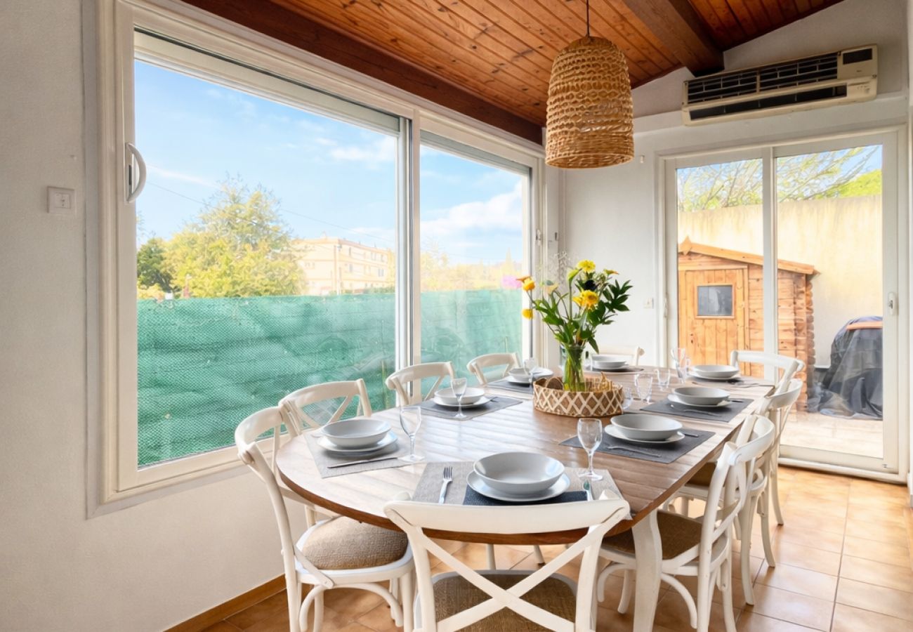 Villa in Six-Fours-les-Plages - Villa Constance - Paisible avec Piscine Privée