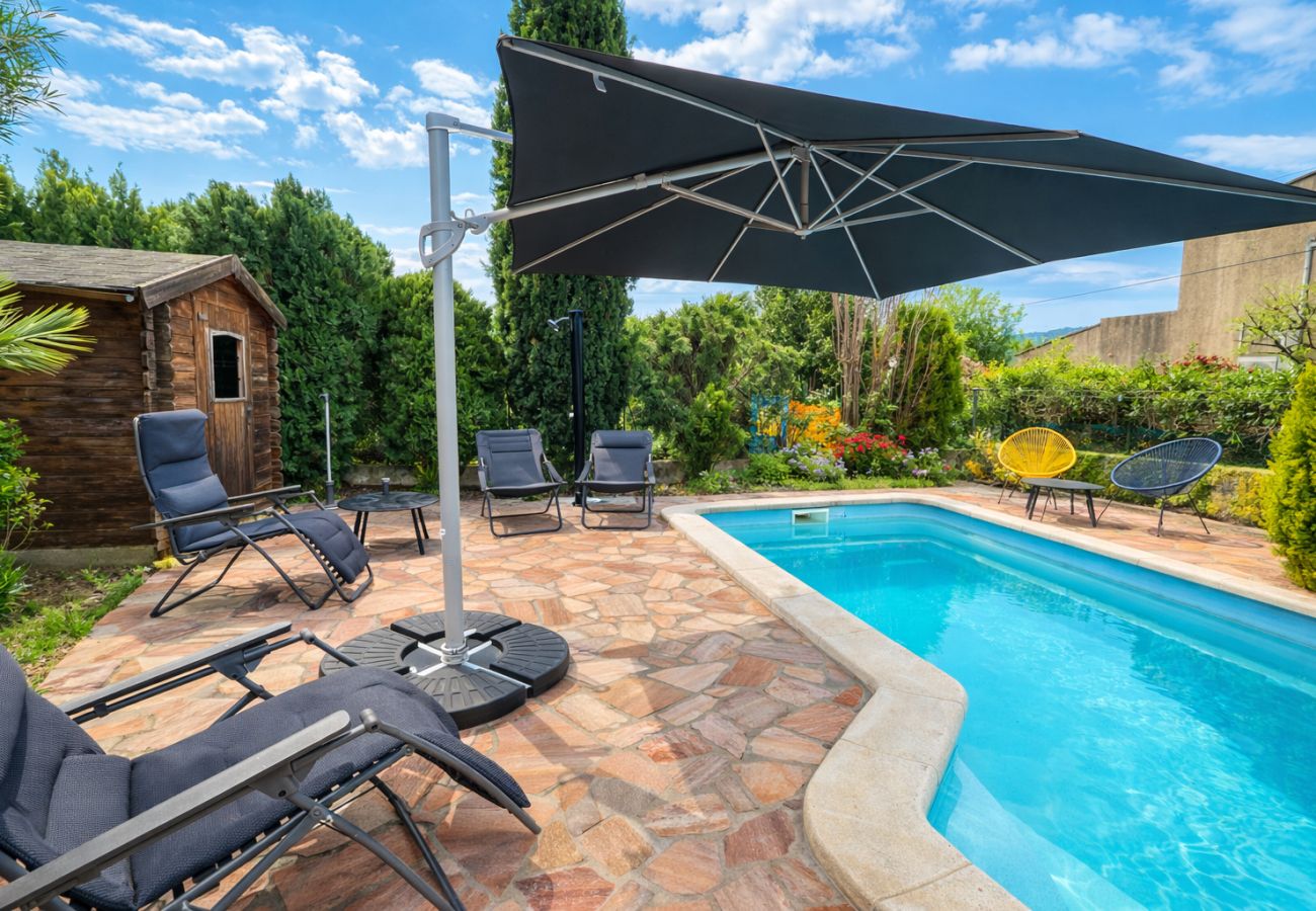 Villa in Six-Fours-les-Plages - Villa Constance - Paisible avec Piscine Privée