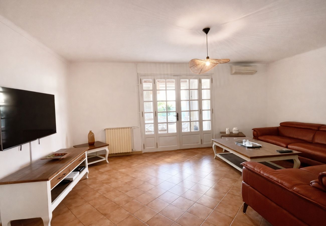 Villa in Six-Fours-les-Plages - Villa Constance - Paisible avec Piscine Privée