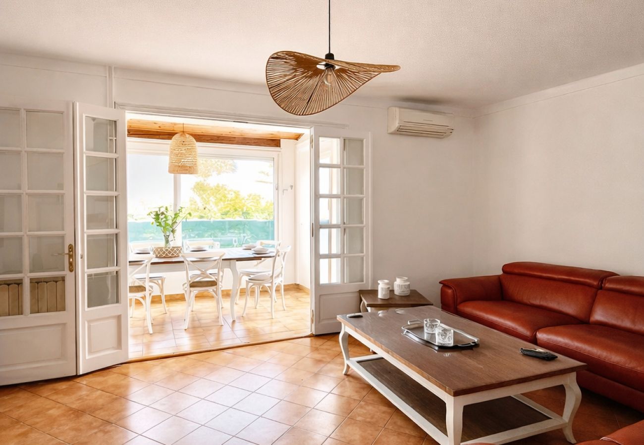 Villa in Six-Fours-les-Plages - Villa Constance - Paisible avec Piscine Privée