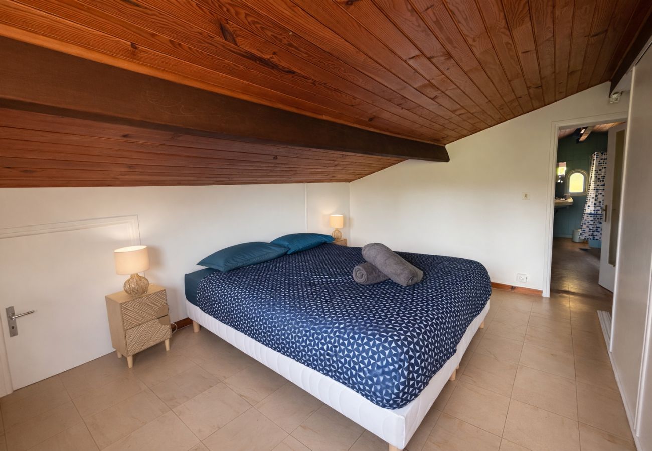 Villa in Six-Fours-les-Plages - Villa Constance - Paisible avec Piscine Privée