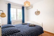 Villa in Six-Fours-les-Plages - Villa Constance - Paisible avec Piscine Privée