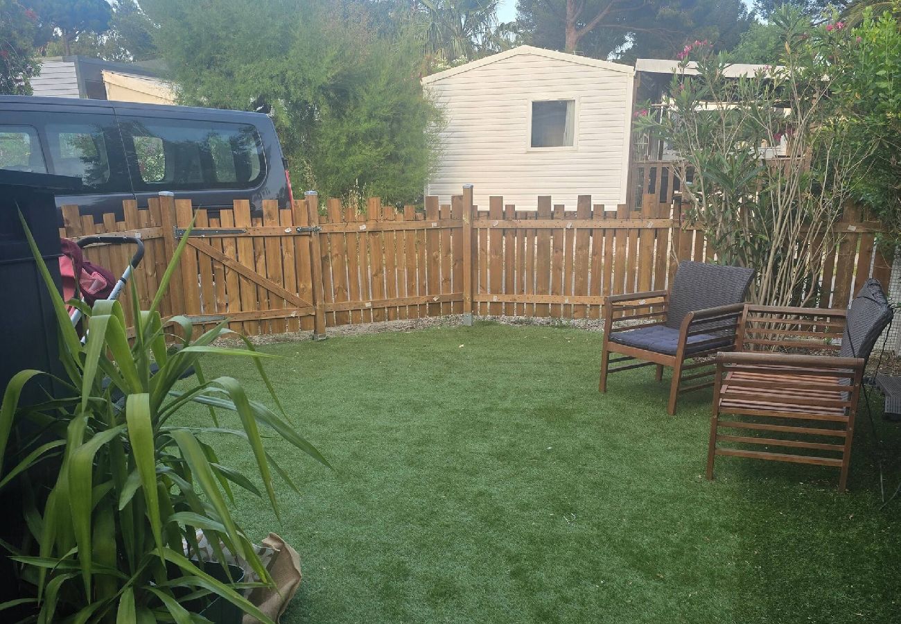 Bungalow in Hyères - Mobil-Home  camping pin maritime