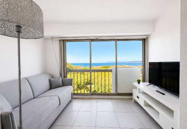 Apartment in Six-Fours-les-Plages - Le Lagon • Escapade Vue Mer 4 Personnes