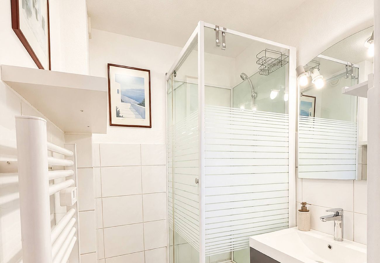 Apartment in Six-Fours-les-Plages - Le Lagon • Escapade Vue Mer 4 Personnes