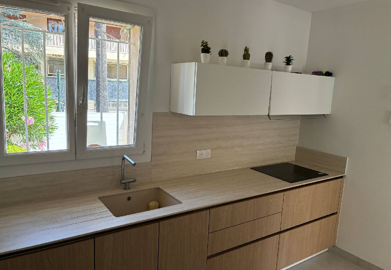 House in Sanary-sur-Mer - Villa à Portissol, Piscine + Plage & port à pied
