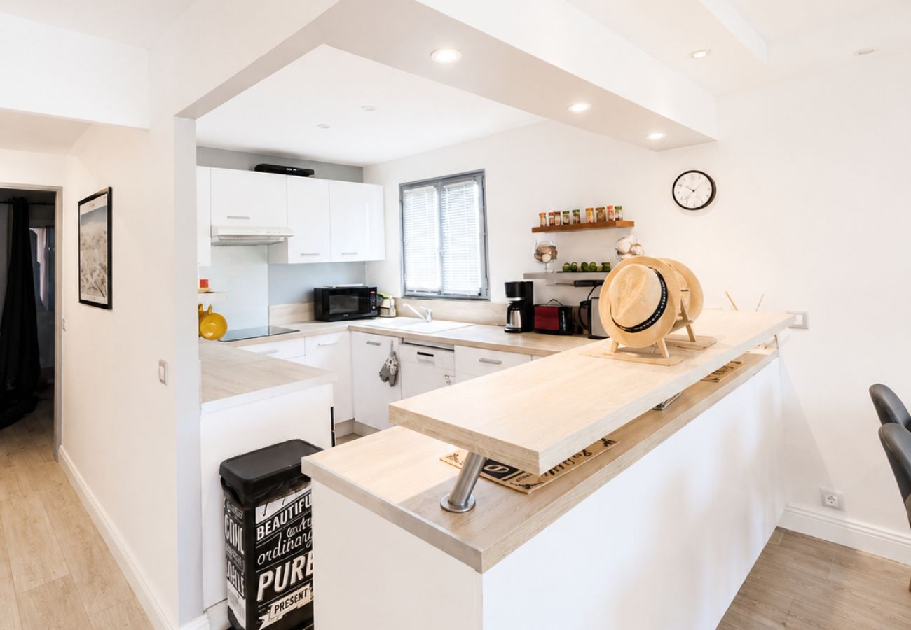 Apartment in Six-Fours-les-Plages - Le Prado • Charme méditerranéen en centre-ville