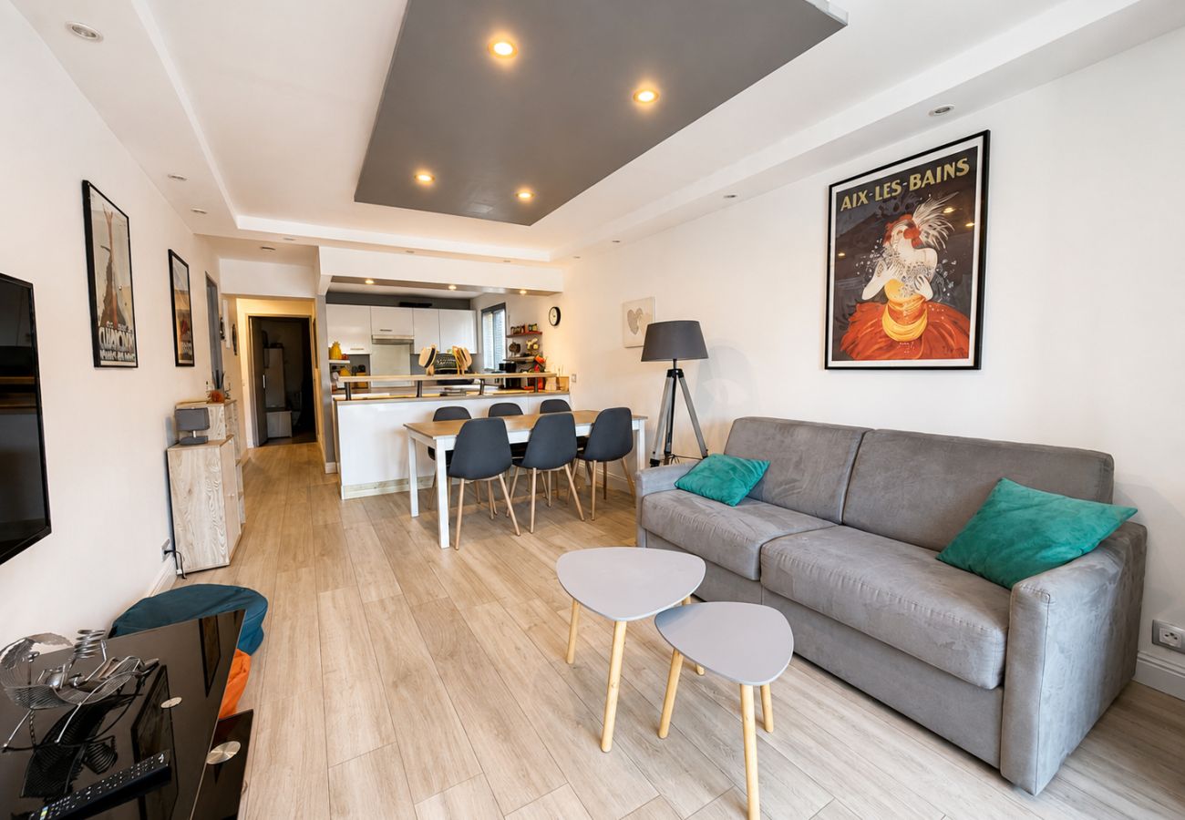 Apartment in Six-Fours-les-Plages - Le Prado • Charme méditerranéen en centre-ville