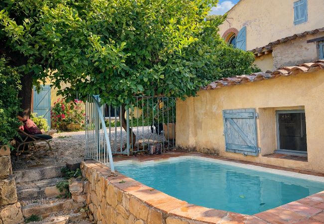 Villa en Sanary-sur-Mer - Villa Provençale avec petit bassin & proche Plages