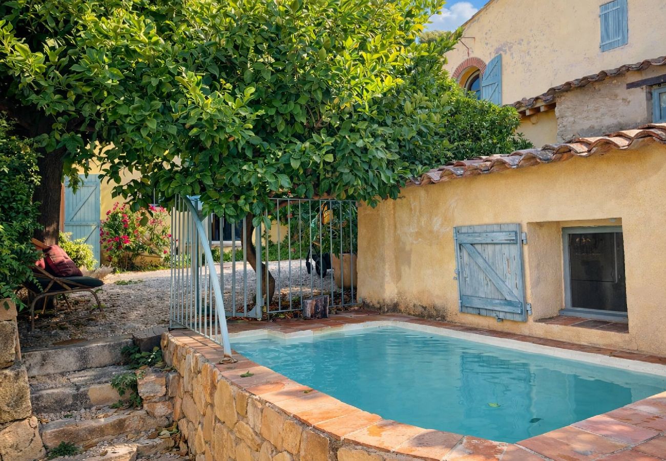 Villa en Sanary-sur-Mer - Villa Provençale avec petit bassin & proche Plages