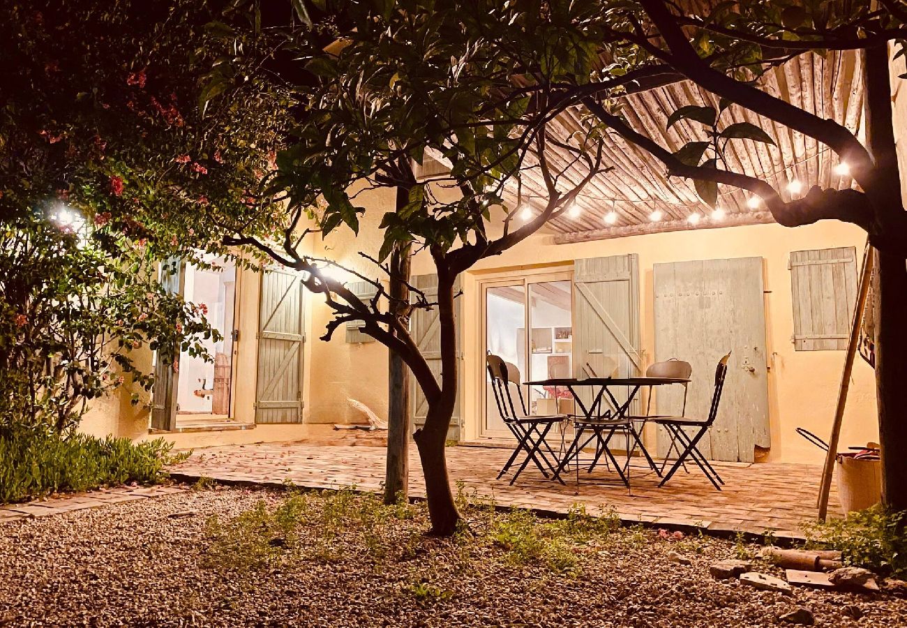 Villa en Sanary-sur-Mer - Villa Provençale avec petit bassin & proche Plages