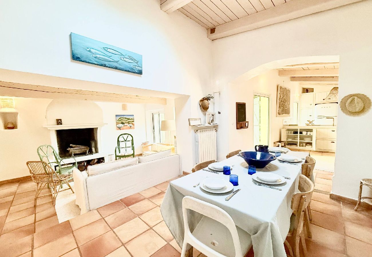 Villa en Sanary-sur-Mer - Villa Provençale avec petit bassin & proche Plages