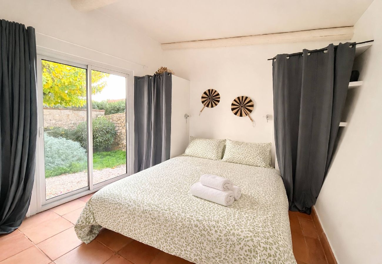 Villa en Sanary-sur-Mer - Villa Provençale avec petit bassin & proche Plages