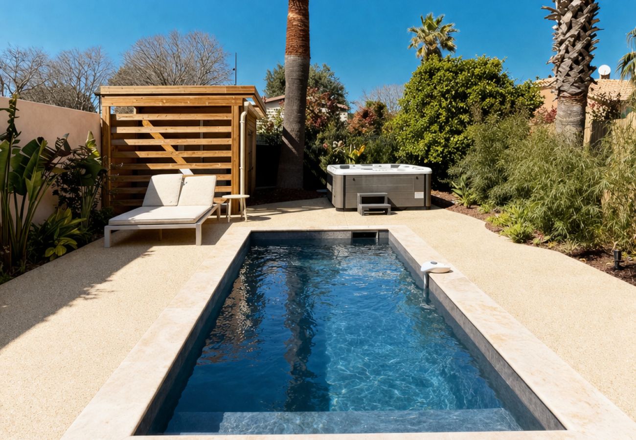 Villa en Sanary-sur-Mer - Villa Clémarine – Détente, Piscine & Jacuzzi Privé