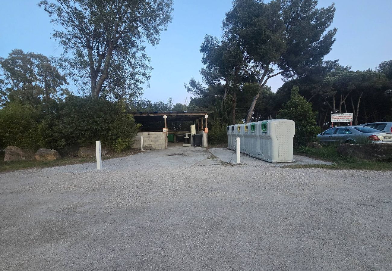 Bungalow en Hyères - Mobil-Home  camping pin maritime