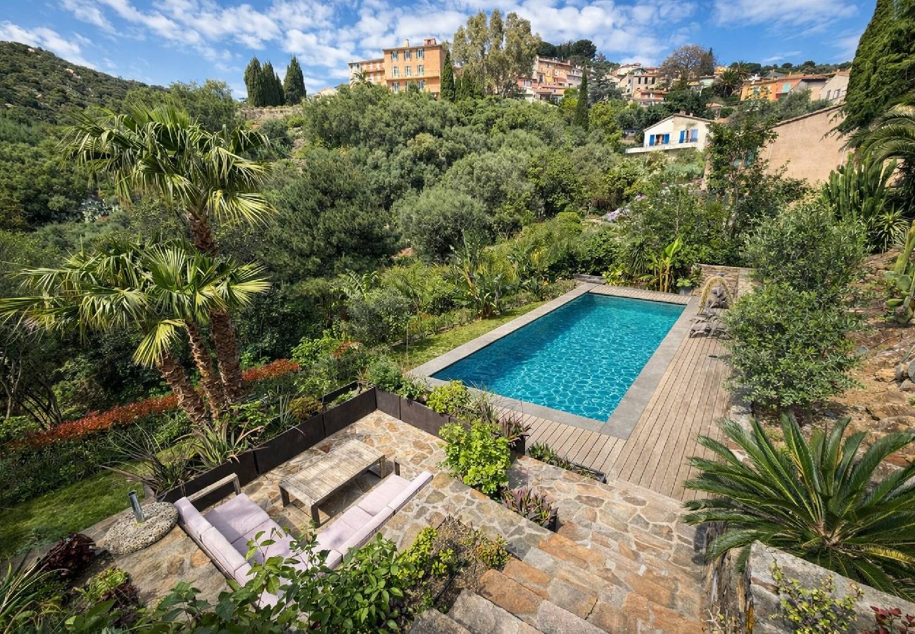 Casa en Bormes-les-Mimosas - Villa Cressonnière • Évasion avec piscine