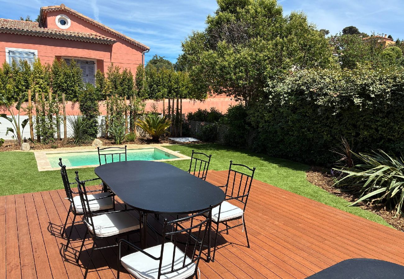 Casa en Sanary-sur-Mer - Villa à Portissol, Piscine + Plage & port à pied