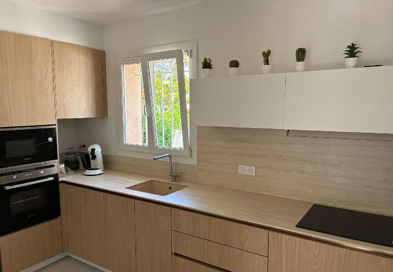 Casa en Sanary-sur-Mer - Villa à Portissol, Piscine + Plage & port à pied