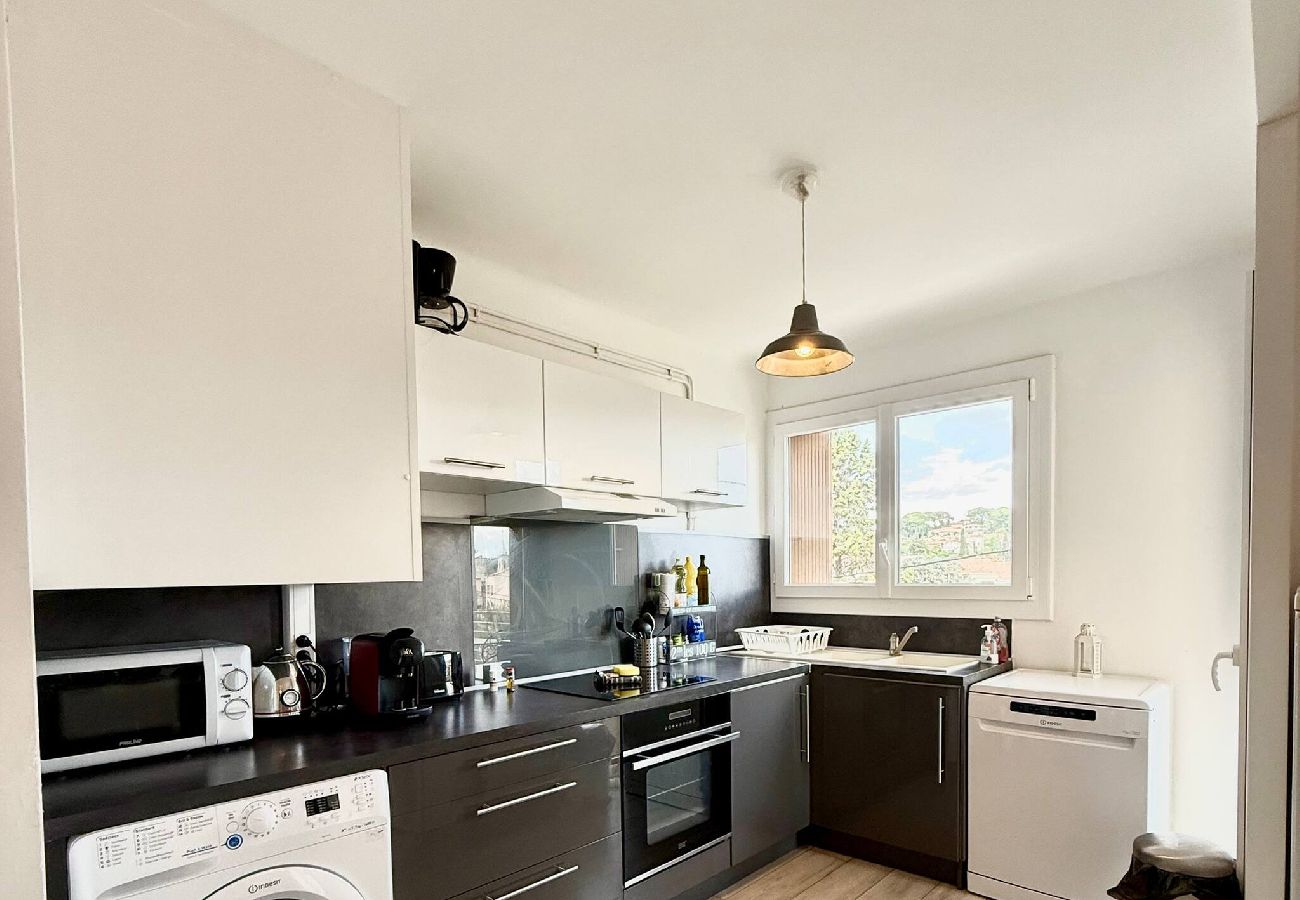 Appartement à Sanary-sur-Mer - Reflet Marin - séjour tout confort à Sanary