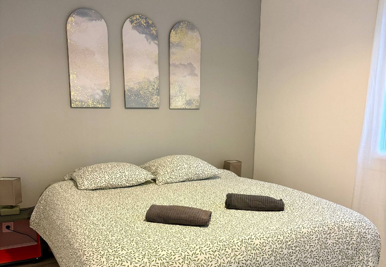 Appartement à Sanary-sur-Mer - Reflet Marin - séjour tout confort à Sanary