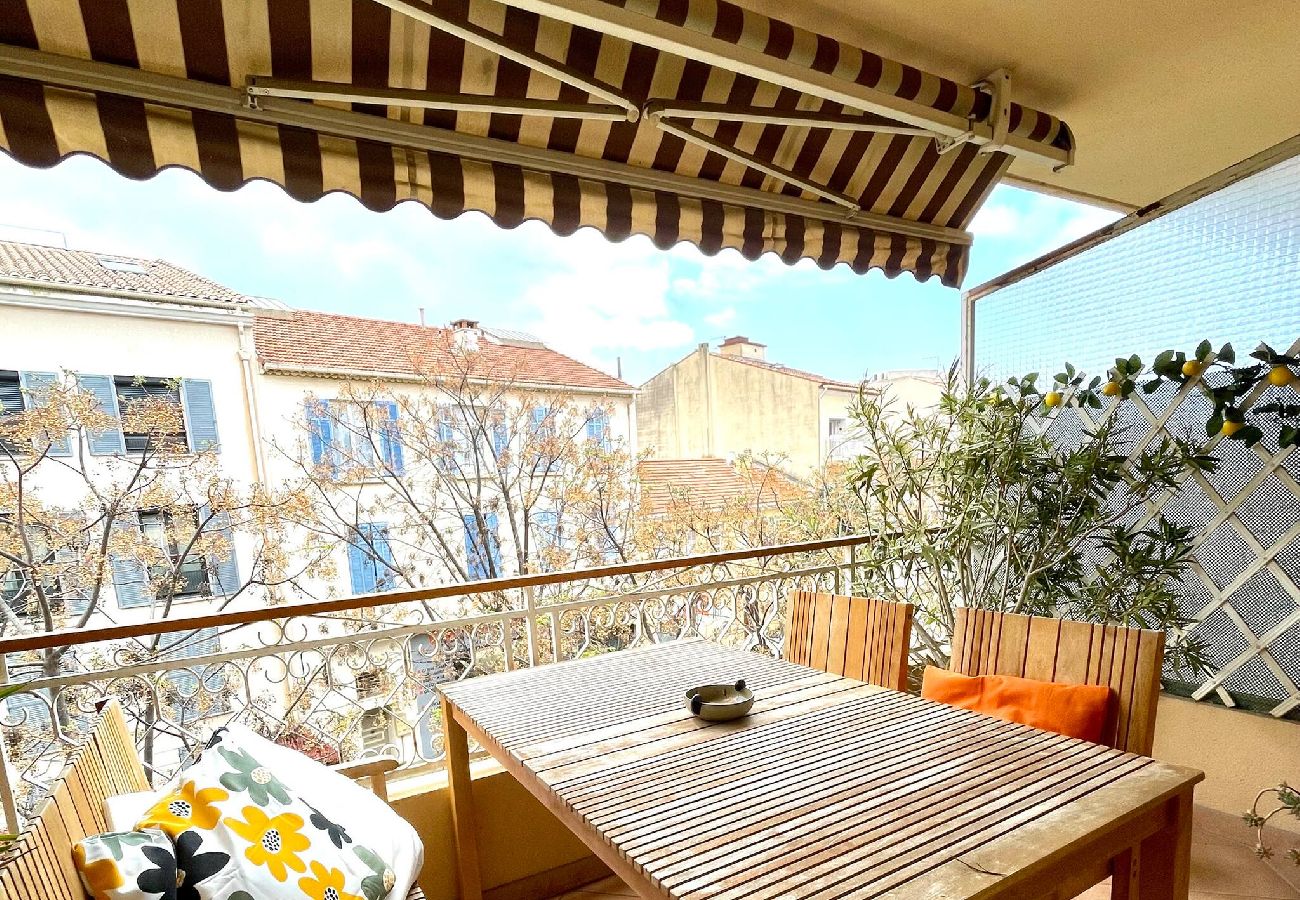 Appartement à Sanary-sur-Mer - Le Majorelle T2 cosy au cœur de Sanary