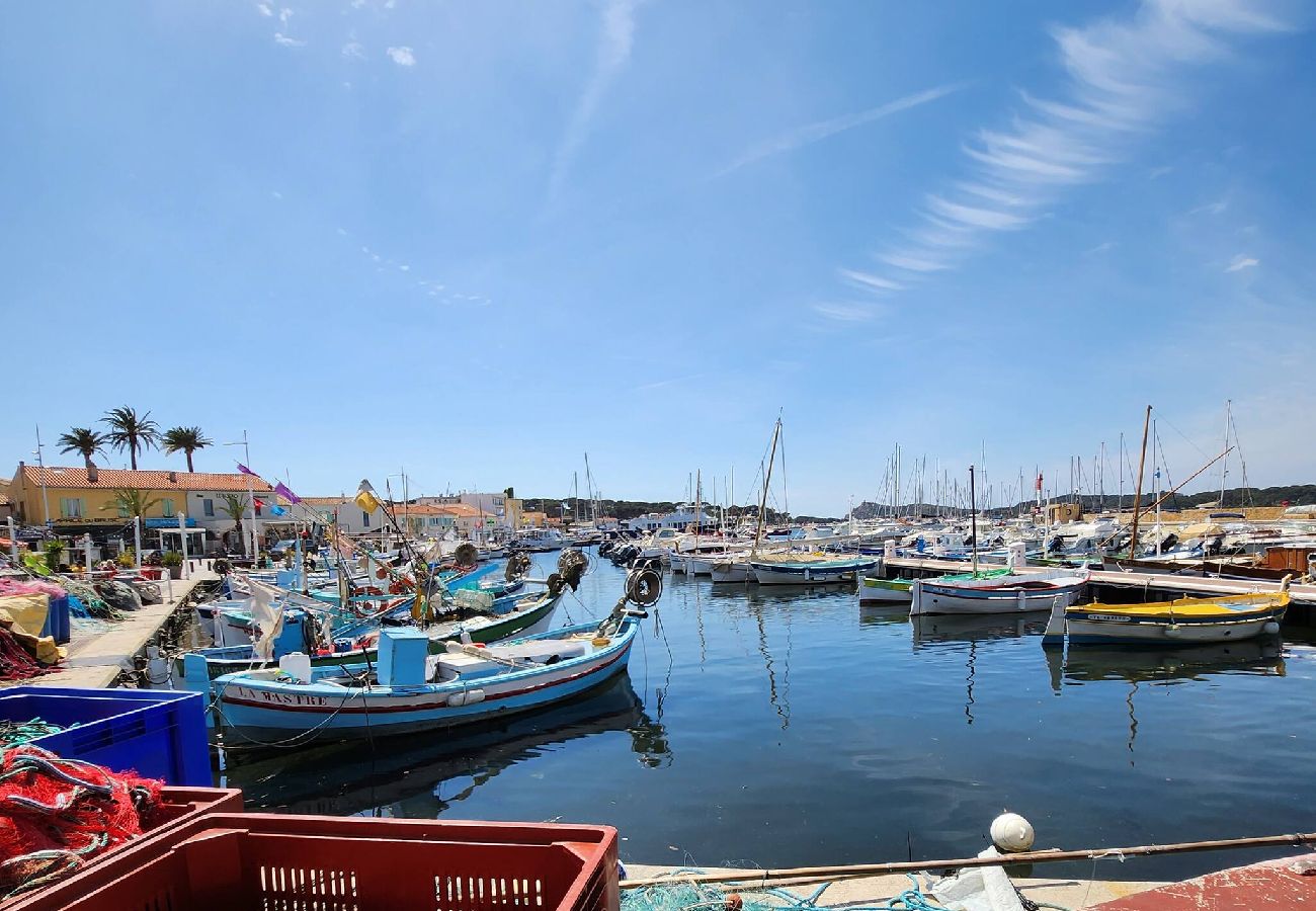 Studio à Six-Fours-les-Plages - Le Rosalie - Studio au calme port et plage à pied