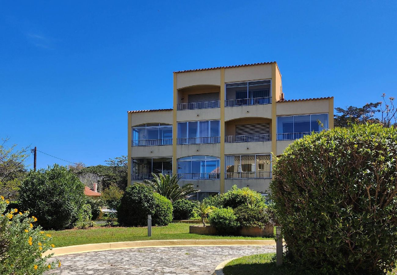 Studio à Six-Fours-les-Plages - Le Rosalie - Studio au calme port et plage à pied