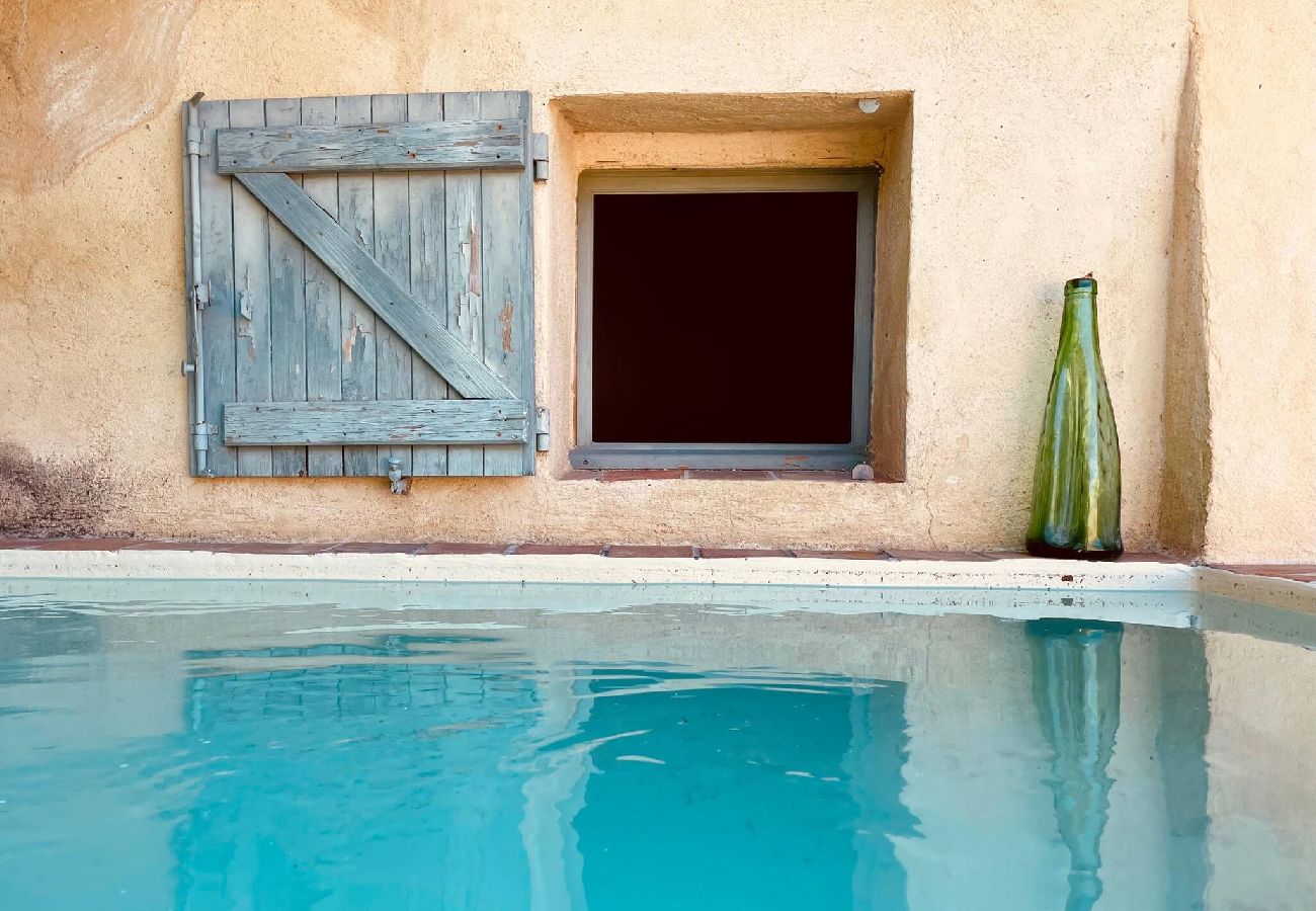 Villa à Sanary-sur-Mer - Villa Provençale avec petit bassin & proche Plages