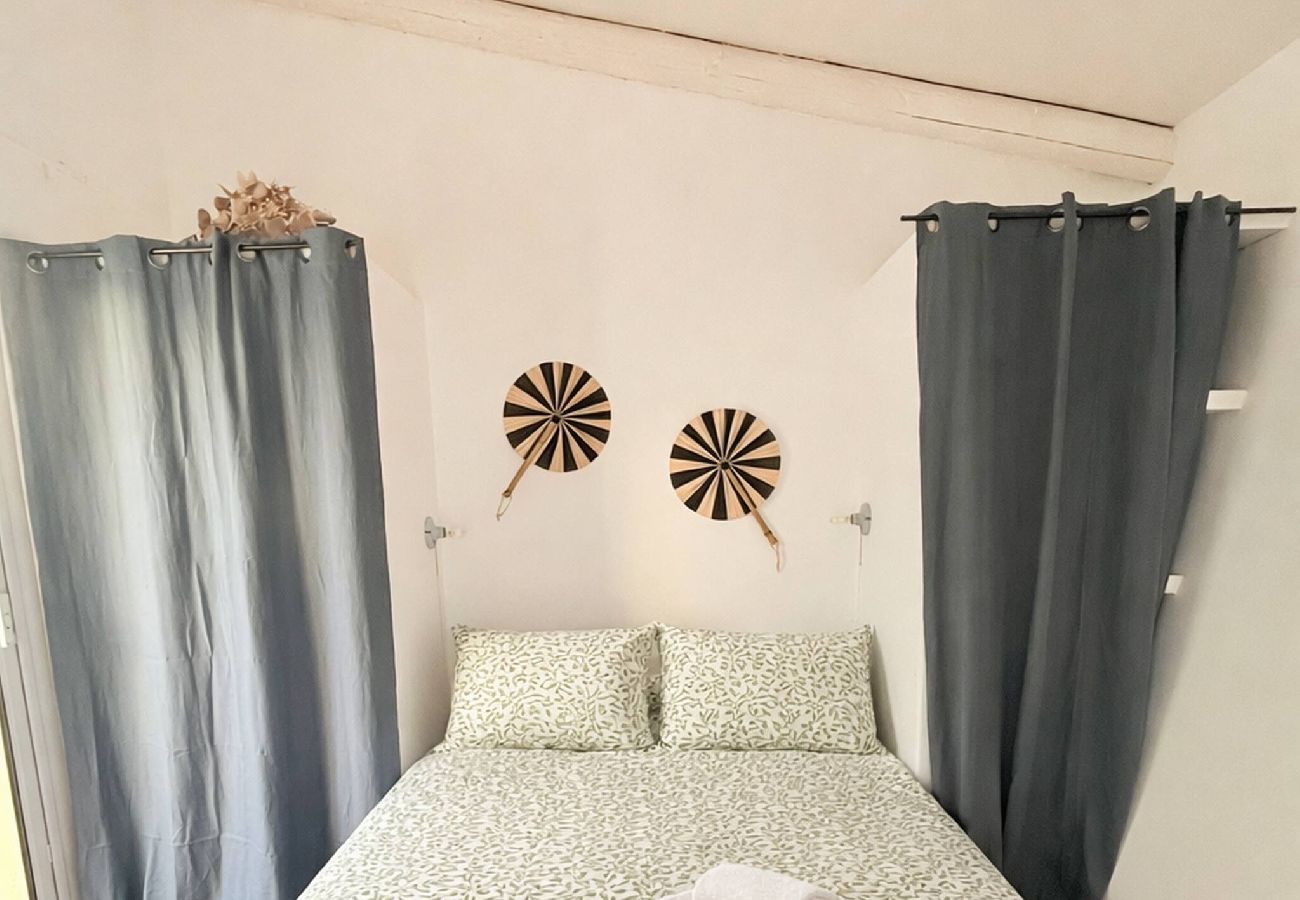 Villa à Sanary-sur-Mer - Villa Provençale avec petit bassin & proche Plages