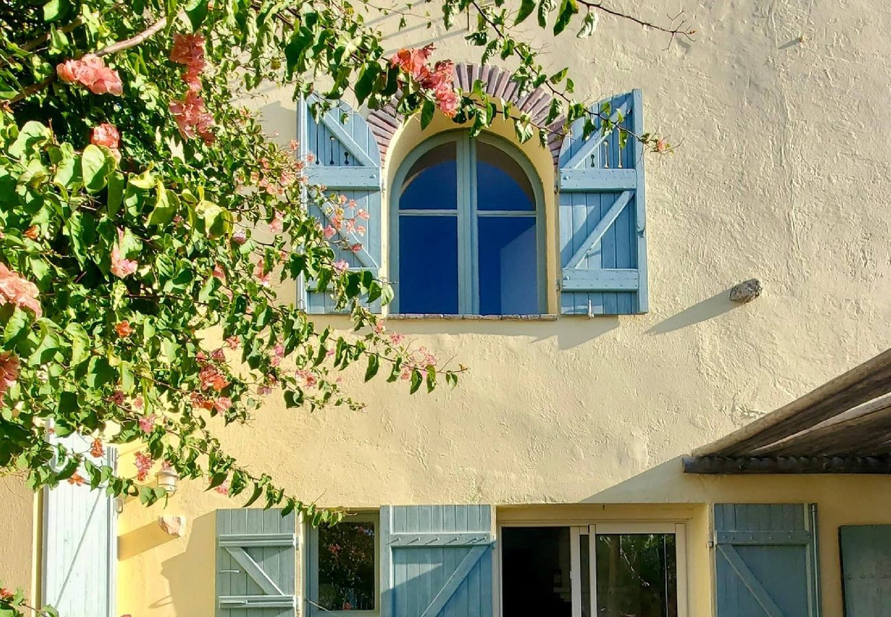 Villa à Sanary-sur-Mer - Villa Provençale avec petit bassin & proche Plages